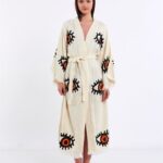 Großer orangefarbener Augen-Kimono