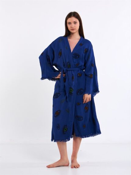 كيمونو أزرق بعيون ملونة