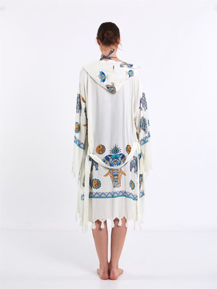 صوفية بقلنسوة ماندالا الفيل ذات القلنسوة