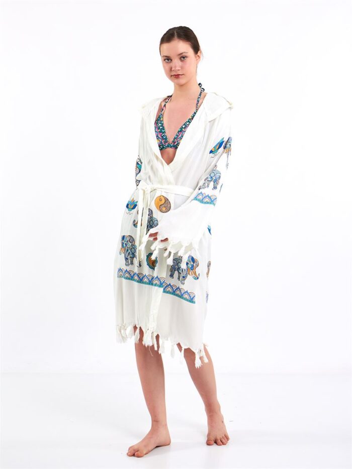 صوفية بقلنسوة ماندالا الفيل ذات القلنسوة