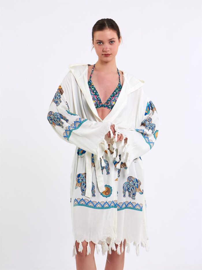 صوفية بقلنسوة ماندالا الفيل ذات القلنسوة