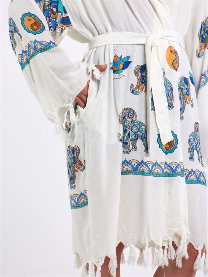 صوفية بقلنسوة ماندالا الفيل ذات القلنسوة