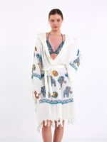 صوفية بقلنسوة ماندالا الفيل ذات القلنسوة