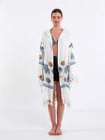 صوفية بقلنسوة ماندالا الفيل ذات القلنسوة