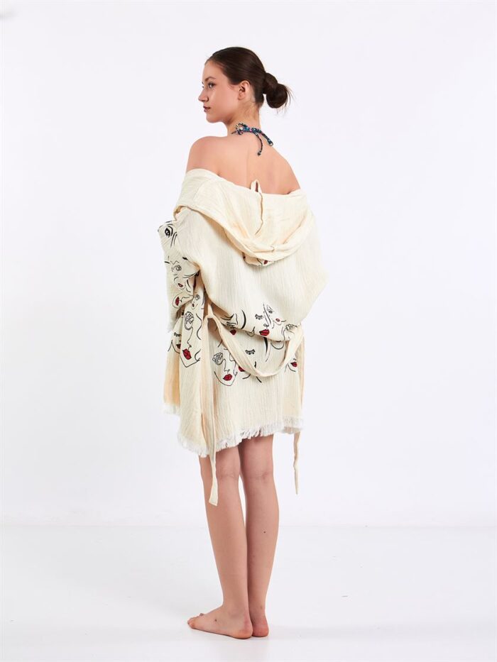 Face Art Kapşonlu Kısa Kimono Face Art Kapşonlu Kısa Kimono