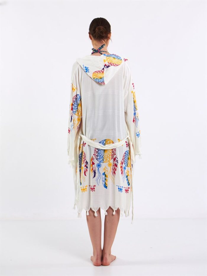 Federn Pareo mit Kapuze Federn Pareo mit Kapuze