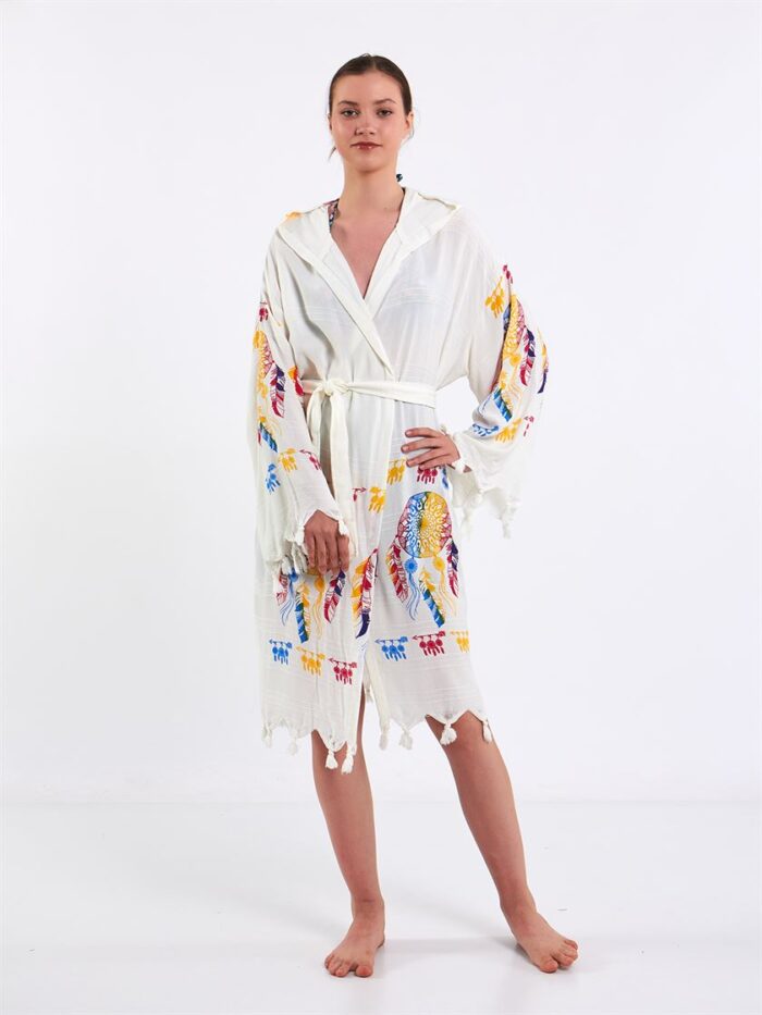 Federn Pareo mit Kapuze Federn Pareo mit Kapuze