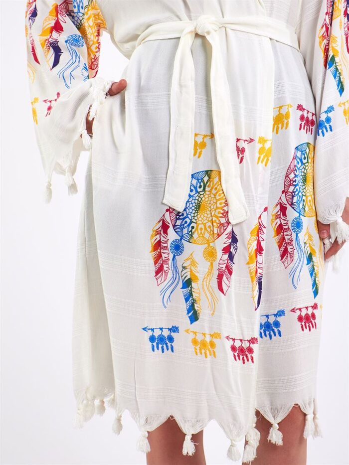 Federn Pareo mit Kapuze Federn Pareo mit Kapuze