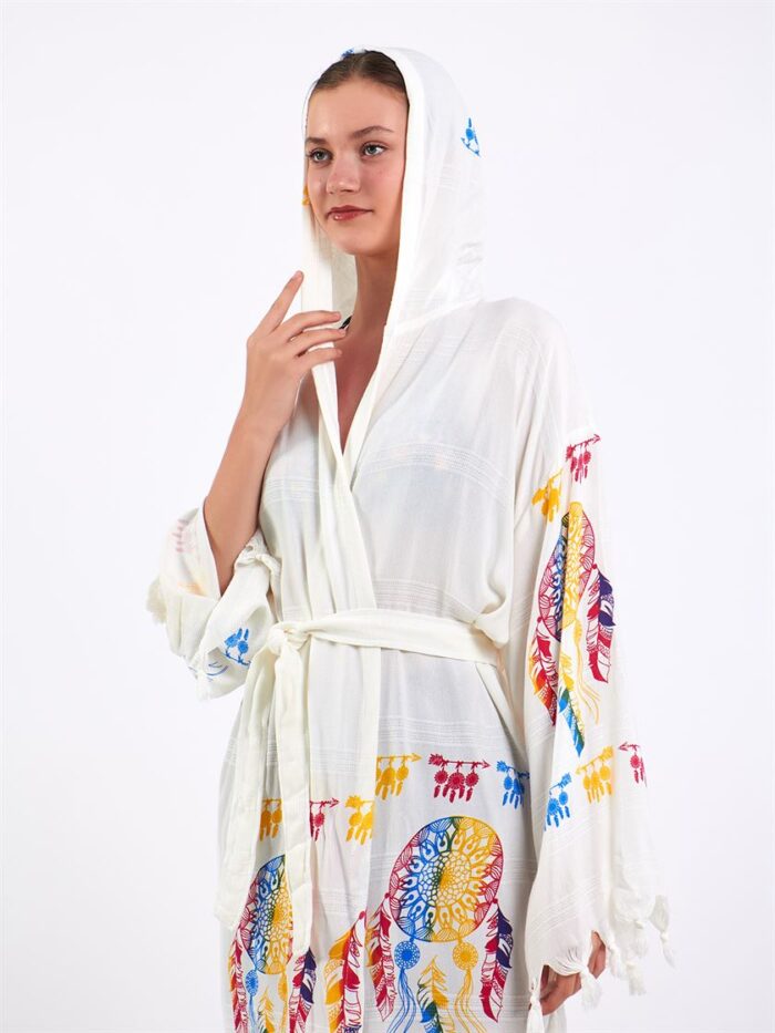 Federn Pareo mit Kapuze Federn Pareo mit Kapuze