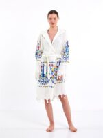 إزنيق صوفية بقبعة بقلنسوة