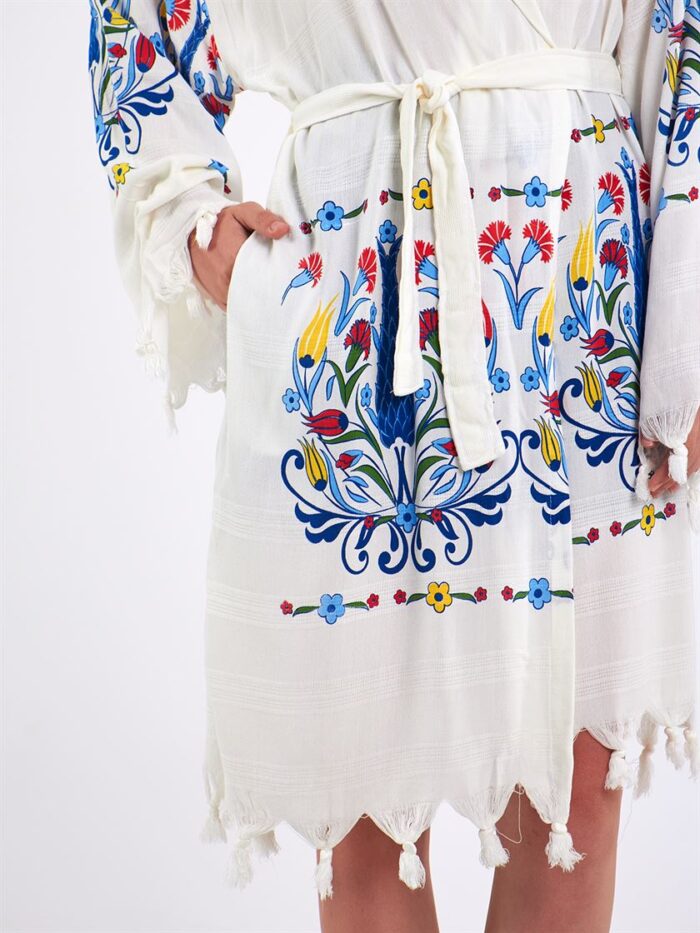 إزنيق صوفية بقبعة بقلنسوة إزنيق صوفية بقبعة بقلنسوة