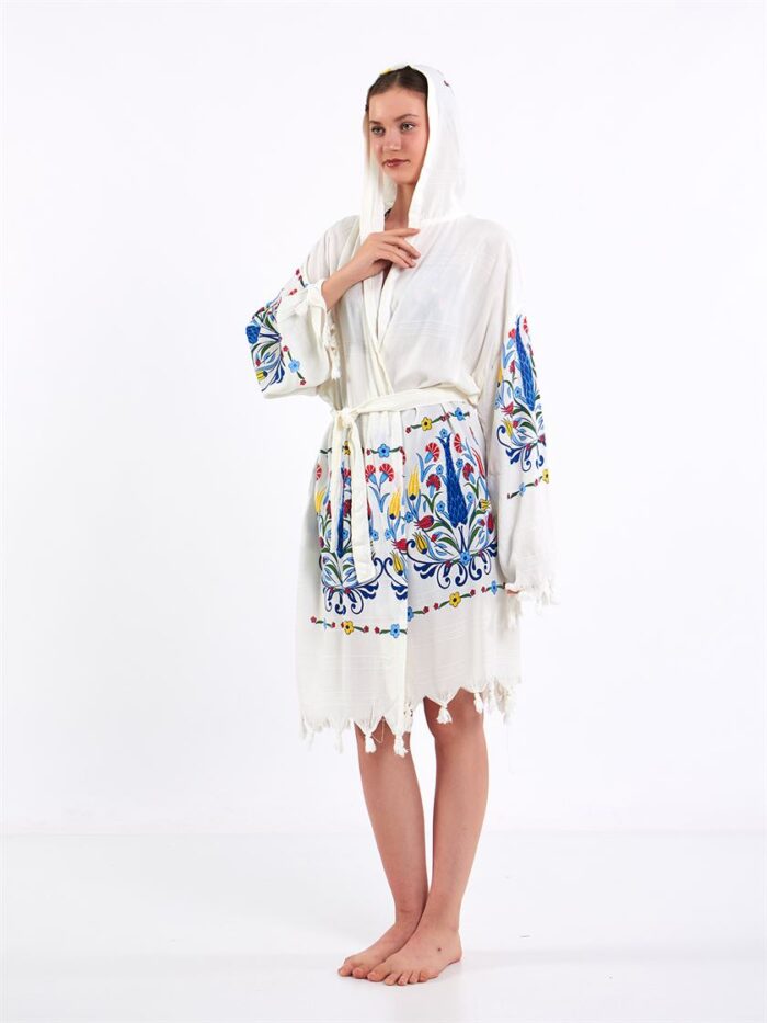 إزنيق صوفية بقبعة بقلنسوة إزنيق صوفية بقبعة بقلنسوة