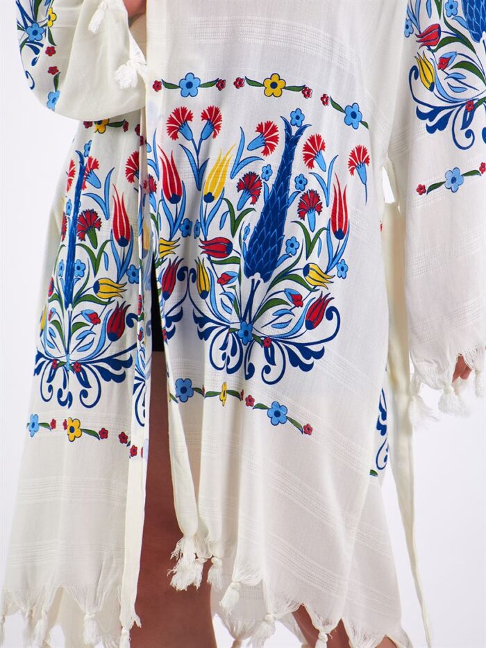 إزنيق صوفية بقبعة بقلنسوة إزنيق صوفية بقبعة بقلنسوة