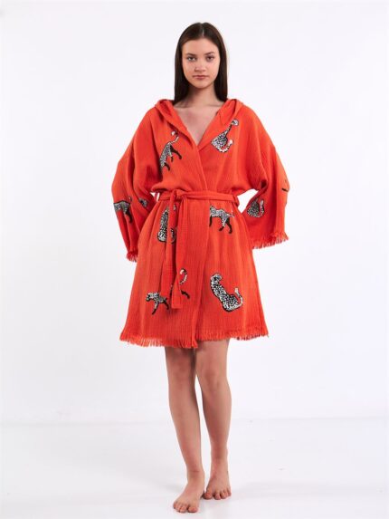 كيمونو قصير أحمر فاتح من جلد النمر