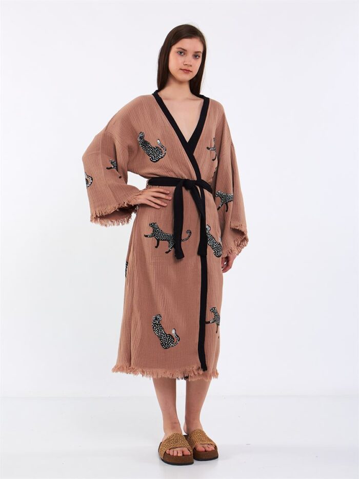 Leopard Kurzer Kimono mit Gürtel Rose Dry Leopard Kurzer Kimono mit Gürtel Rose Dry