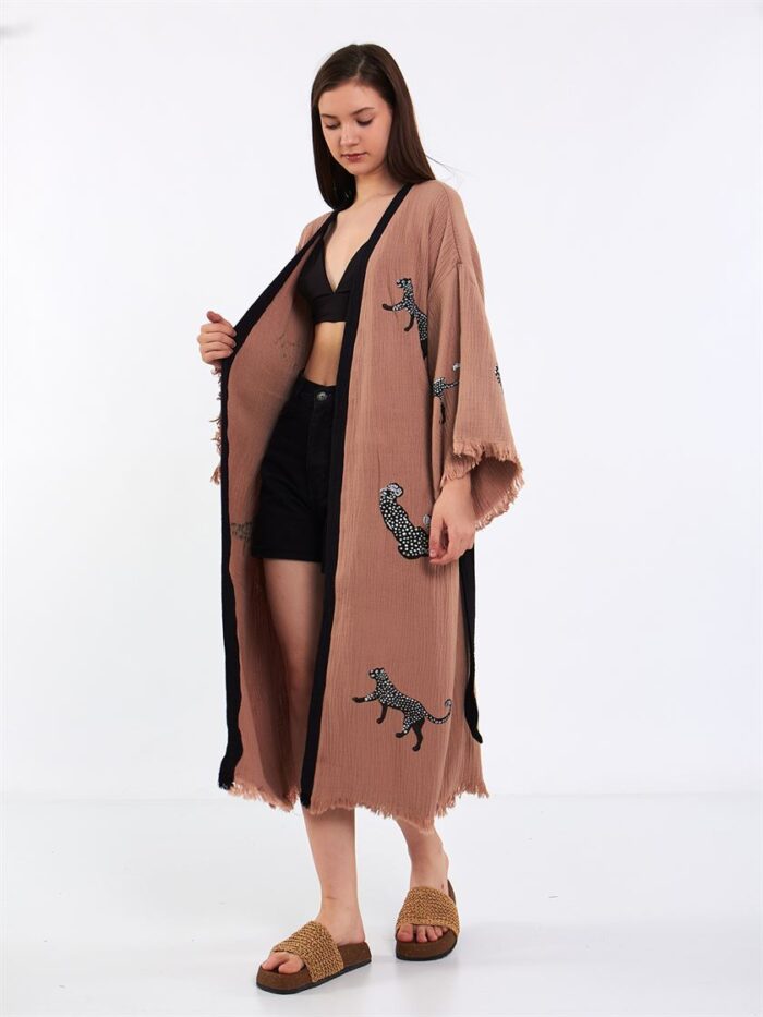 Leopard Kurzer Kimono mit Gürtel Rose Dry Leopard Kurzer Kimono mit Gürtel Rose Dry