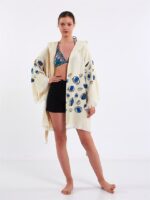 Little Blue Eyes Kurzer Kimono mit Kapuze