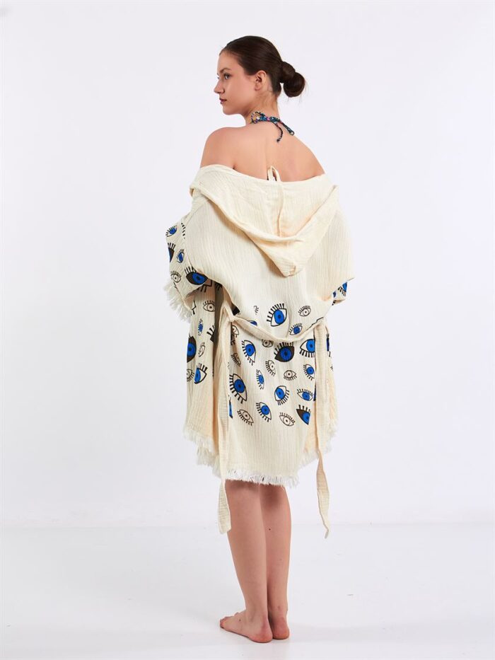 Little Blue Eyes Kurzer Kimono mit Kapuze Little Blue Eyes Kurzer Kimono mit Kapuze