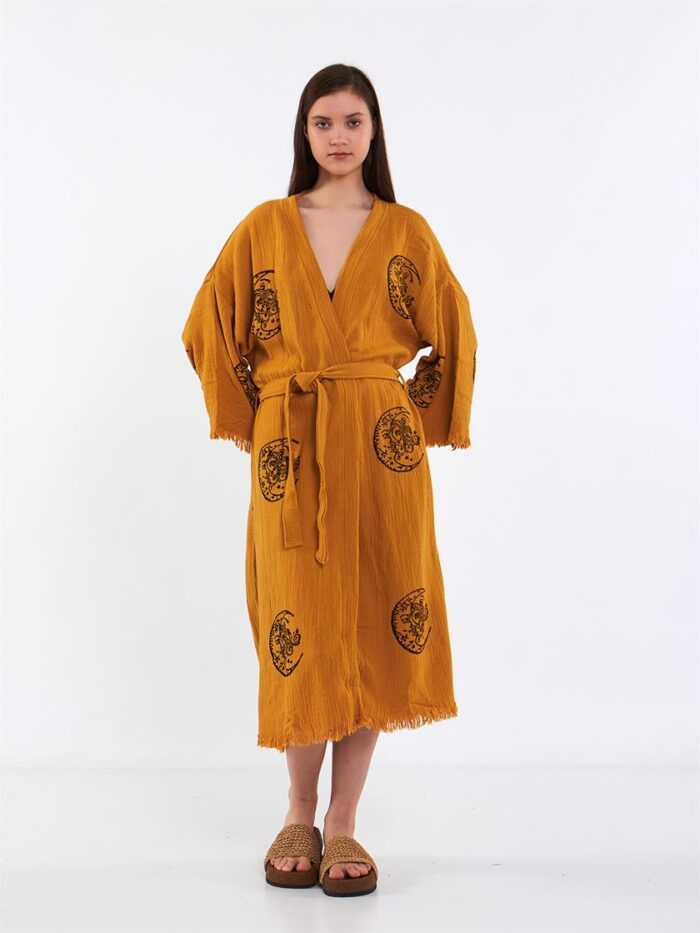 كيمونو كيمونو بحزام من الخردل القمري كيمونو كيمونو بحزام من الخردل القمري