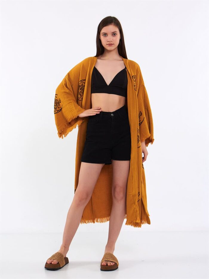 كيمونو كيمونو بحزام من الخردل القمري كيمونو كيمونو بحزام من الخردل القمري