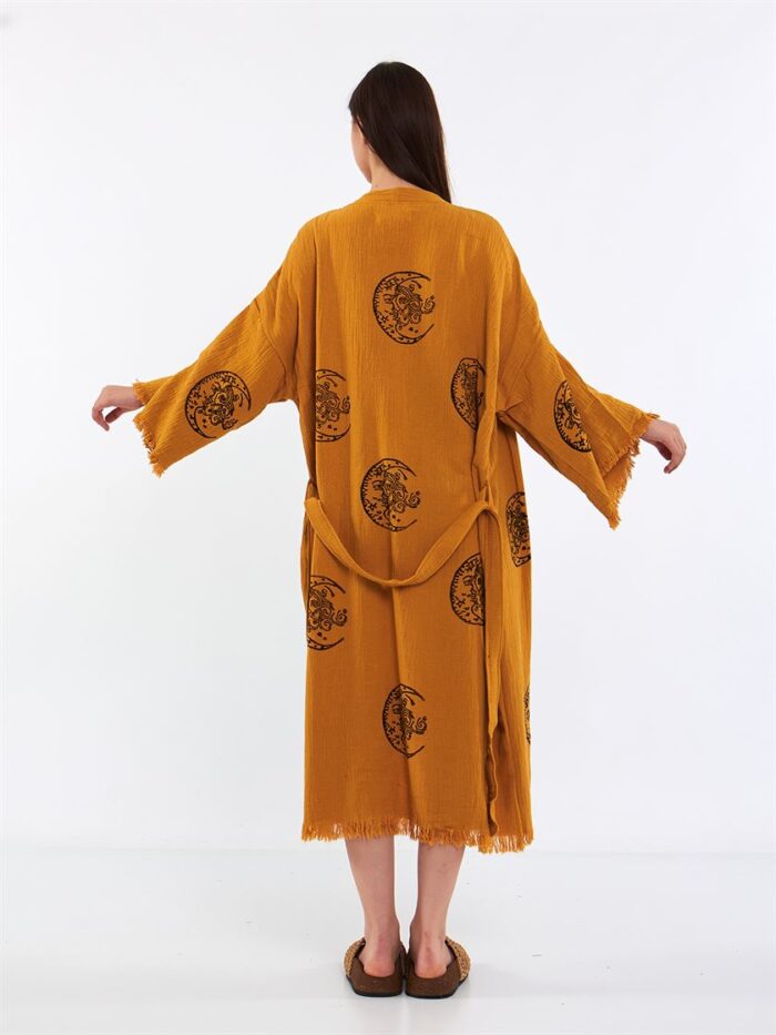 كيمونو كيمونو بحزام من الخردل القمري كيمونو كيمونو بحزام من الخردل القمري