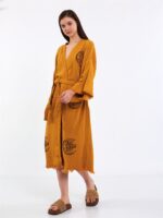 كيمونو كيمونو بحزام من الخردل القمري