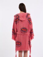 Orangefarbene Augen Korallen Kimono