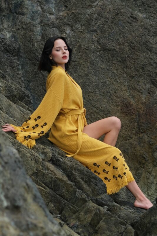 كيمونو قطني مطبوع بالحجر المائي أصفر