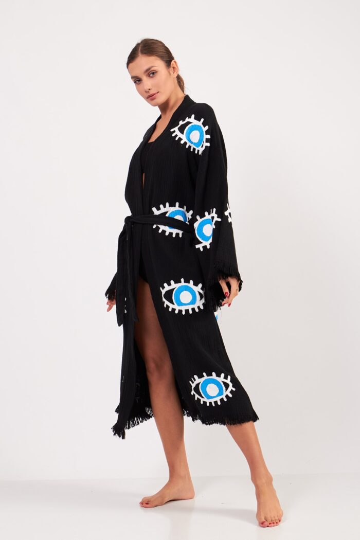 augengemusterter-rass-bedruckter-baumwoll-musselin-kimono-schwarz Göz Desenli Taş Baskılı Pamuklu Müslin Kimono Siyah – Bild 5