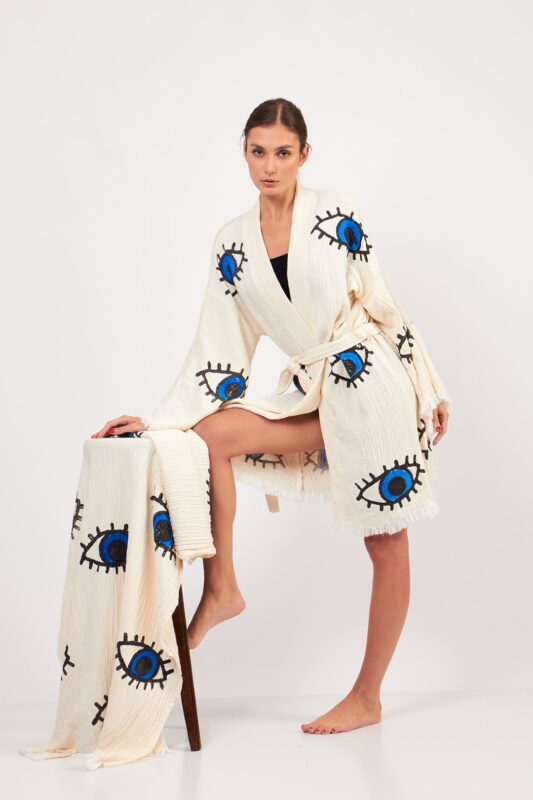 Muslin Kimono: a trendy piece that combines comfort and elegance with MeBee.