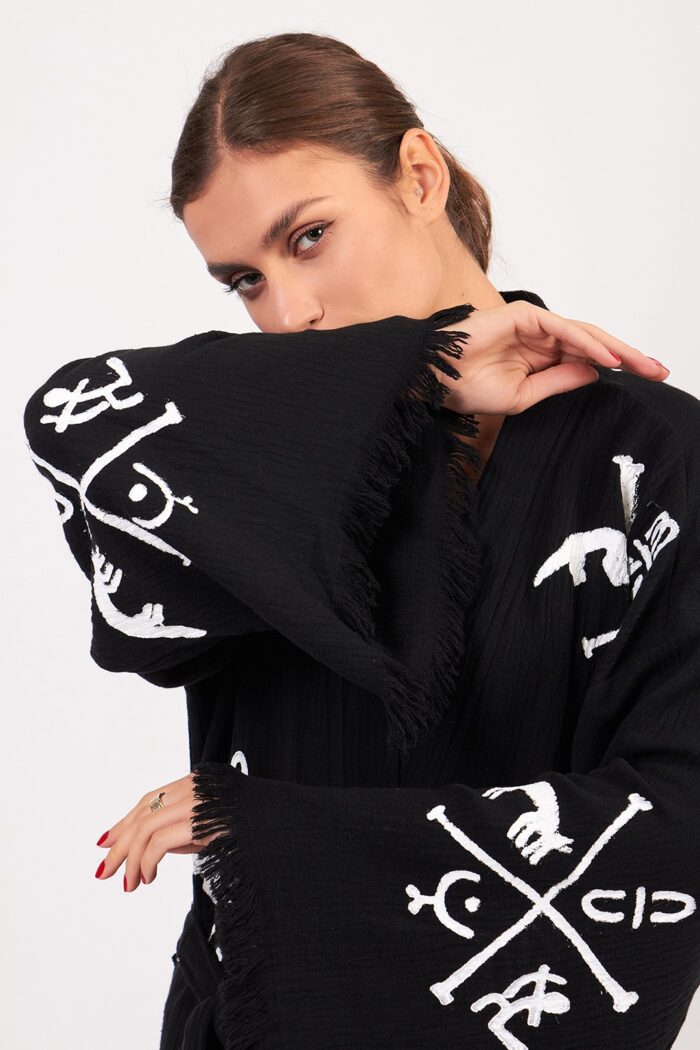 gobeklitepe-tas-baskili-pamuklu-muslin-kimono-siyah Göbeklitepe Taş Baskılı Pamuklu Müslin Kimono Siyah - الصورة 5