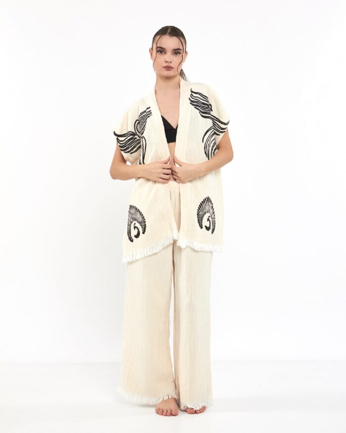 سترة موسلين مع بنطلون أنكا سترة موسلين مع بنطلون أنكا