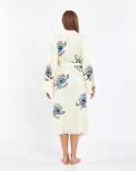 كيمونو أزرق حنين العين الأزرق