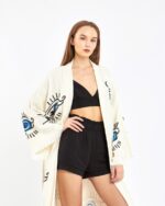 كيمونو أزرق حنين العين الأزرق