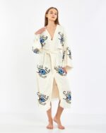 كيمونو أزرق حنين العين الأزرق