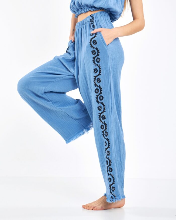 Blauer Anzug mit Crop-Hose Blauer Anzug mit Crop-Hose