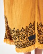 Indisch gemusterter senfgelber Kimono