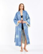 Blauer Kimono mit Jacquard-Augen
