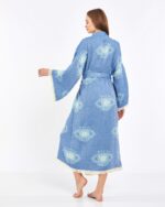 Blauer Kimono mit Jacquard-Augen