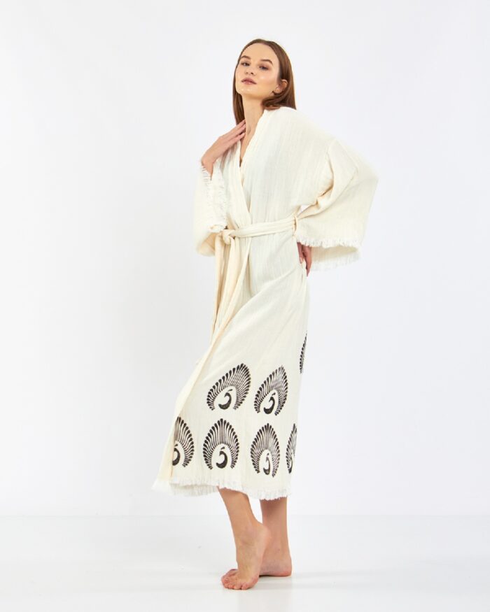 كيمونو الطاووس كيمونو الطاووس