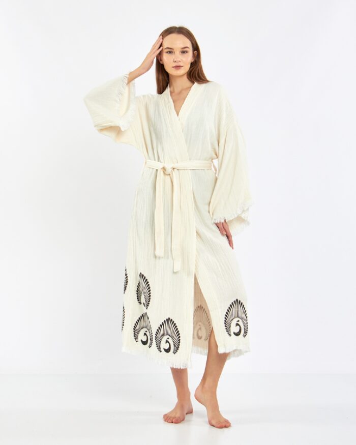 كيمونو الطاووس كيمونو الطاووس