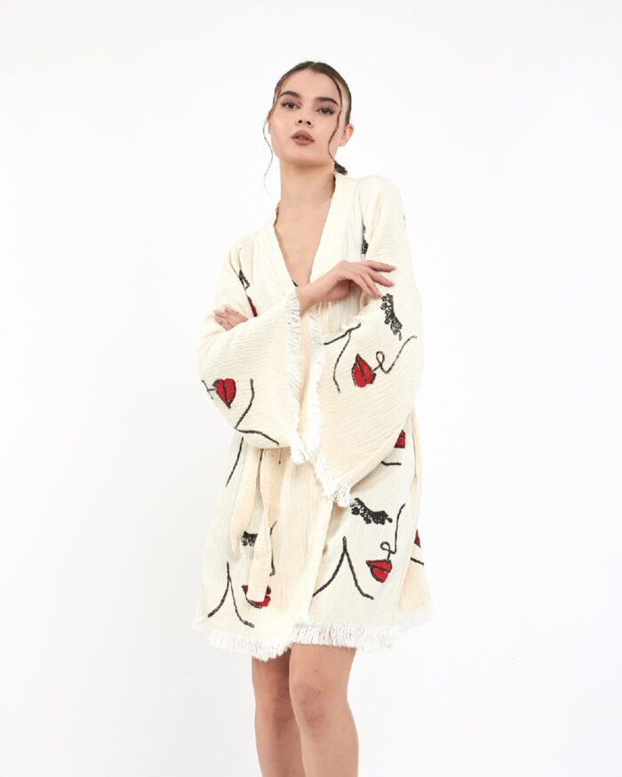 Frau Gesicht Mini Kimono