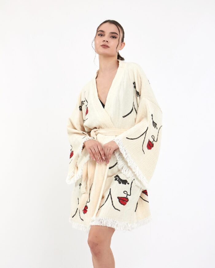 Frau Gesicht Mini Kimono