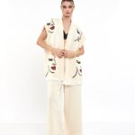 Frau Gesicht Musselinweste mit Hose