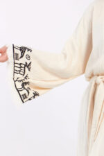 Hethitisch gemusterter Stein bedruckter Baumwoll-Musselin-Kimono