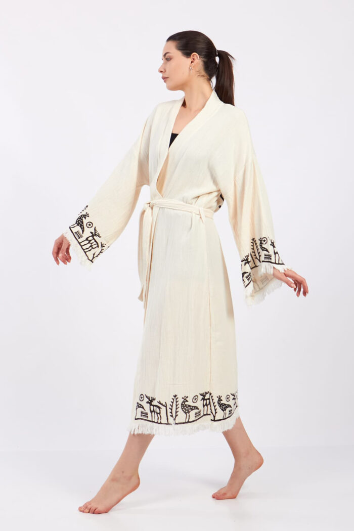 Hethitisch gemusterter Stein bedruckter Baumwoll-Musselin-Kimono Hethitisch gemusterter Stein bedruckter Baumwoll-Musselin-Kimono